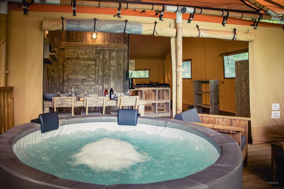 Tente Lodge Jacuzzi Privatif En Pleine Nature Thiel-sur-Acolin Zewnętrze zdjęcie