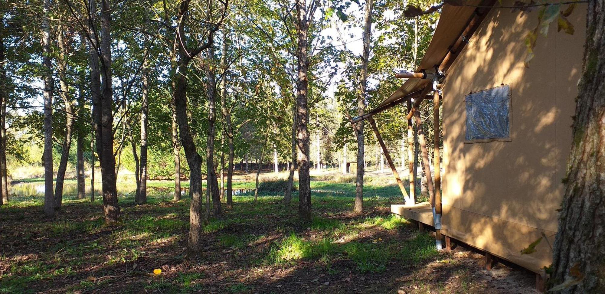 Tente Lodge Jacuzzi Privatif En Pleine Nature Thiel-sur-Acolin Zewnętrze zdjęcie